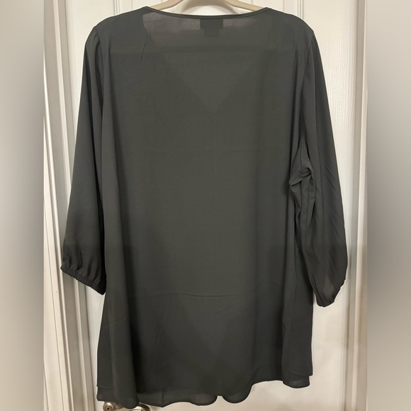 NWOT City Chic Sexy Fling Elbow Sleeve Top - “deep sage”, sz 20 - Picture 3 of 3